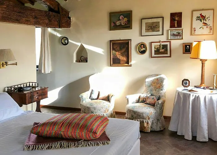 In Village Among Val Di Pesa Vineyards *